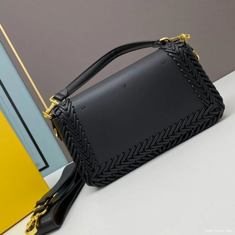 Affordable Stitching Black Fendi Medium Baguette Leather Bag In 0722